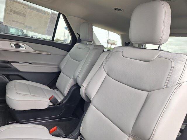 New 2026 Vapor Blue Metallic Ford Active image 27