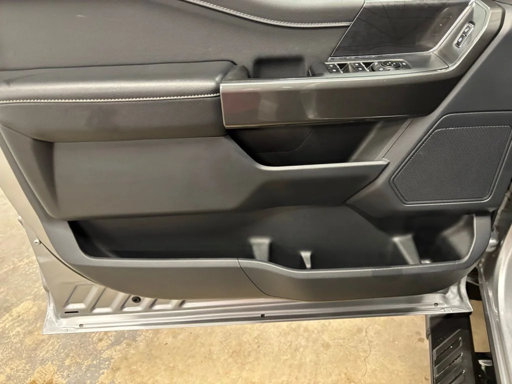 Used 2023 Silver Ford XLT image 18
