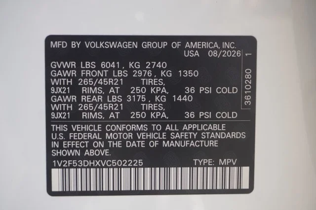 New 2027 Opal White Pearl Volkswagen 2.0T SEL image 43