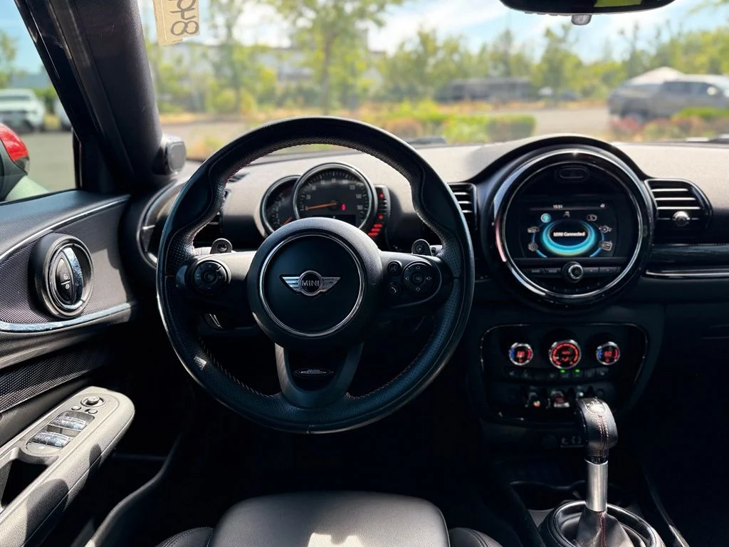 Used 2017 Black MINI Clubman image 24