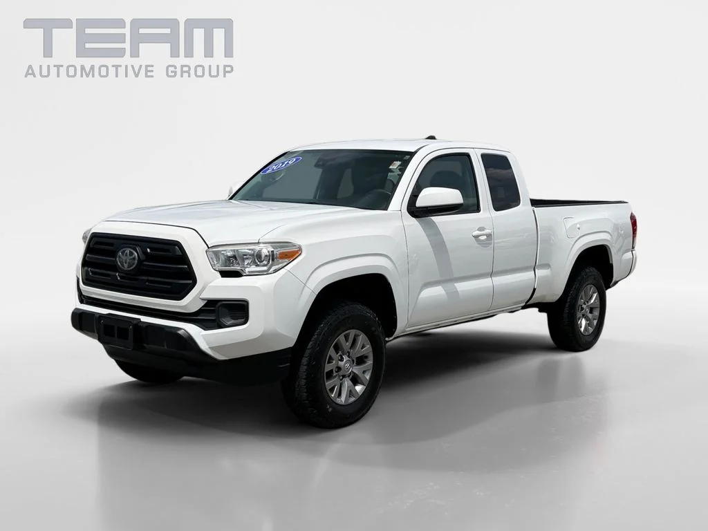 Used 2019 White Toyota SR image 3