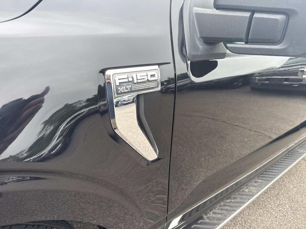 Used 2022 Black Ford XLT image 10