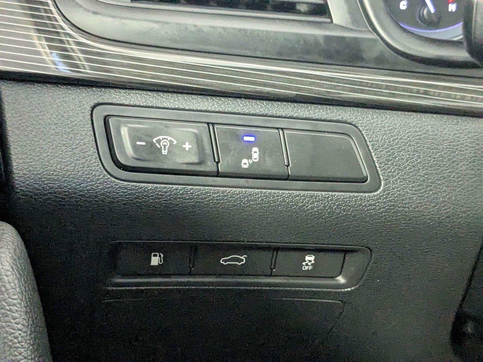 Used 2018 Phantom Black Hyundai Limited image 16