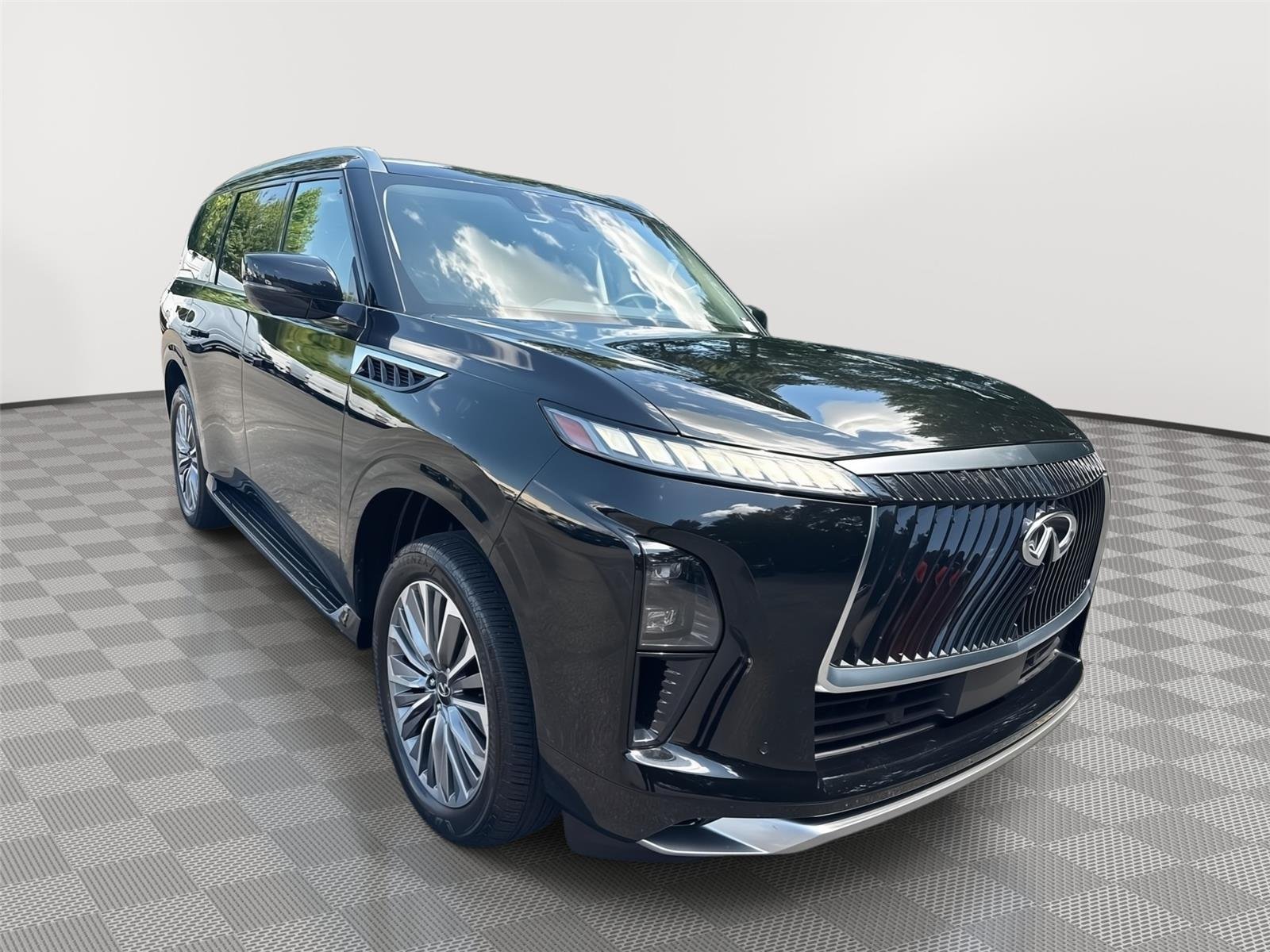 Certified Used 2025 Mineral Black INFINITI SENSORY image 4