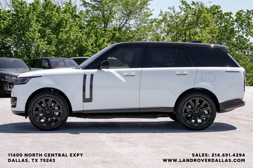 New 2026 Fuji White Land Rover SE image 11