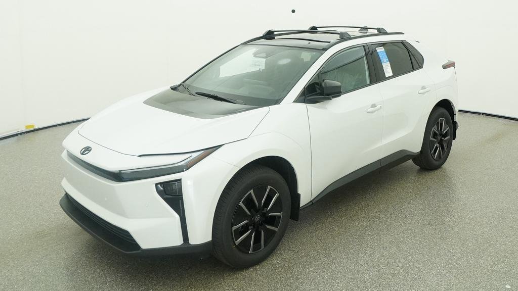 New 2026 Wind Chill Pearl Toyota XLE image 33