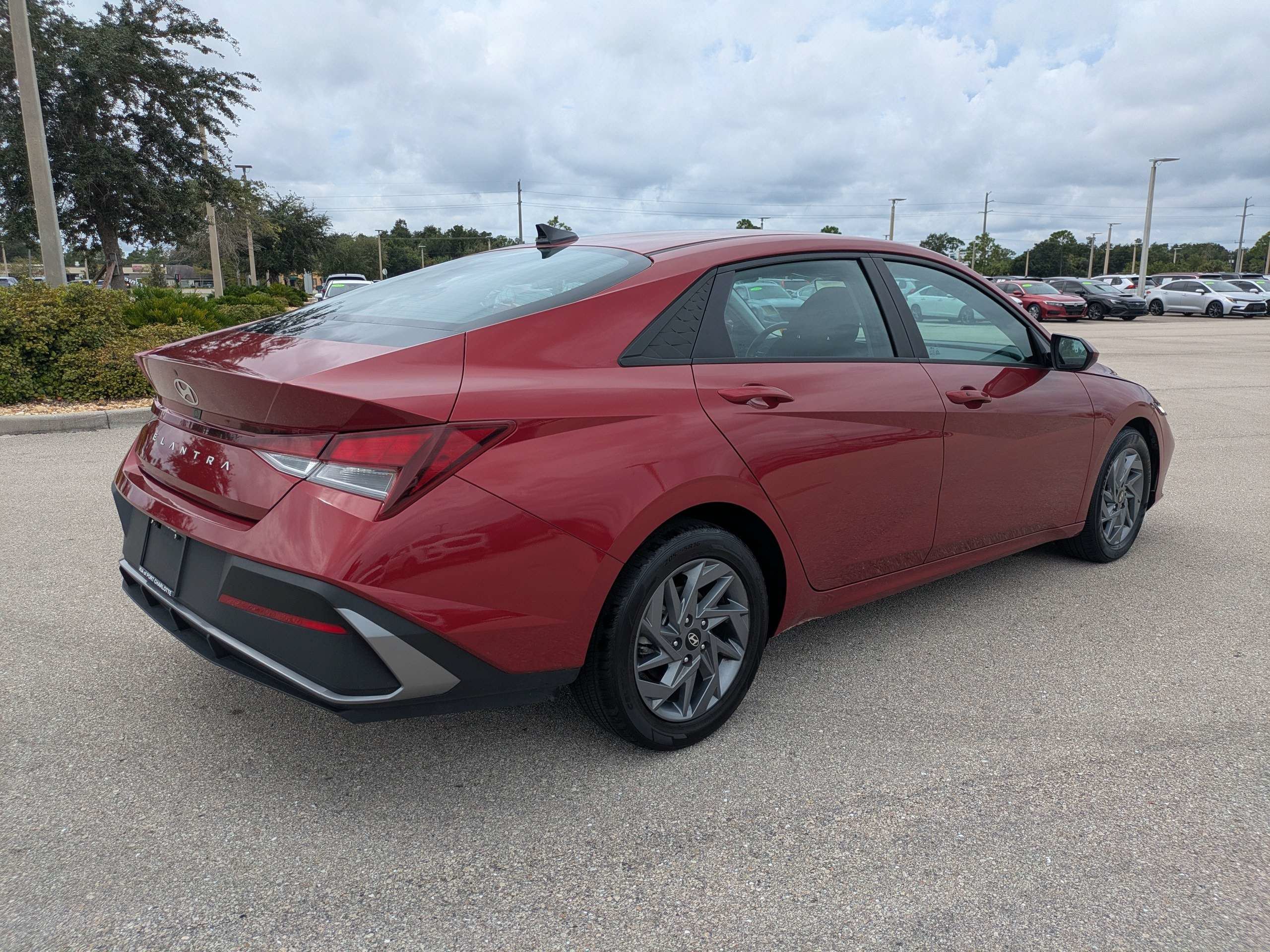 Used 2024 Ultimate Red Hyundai SEL image 4