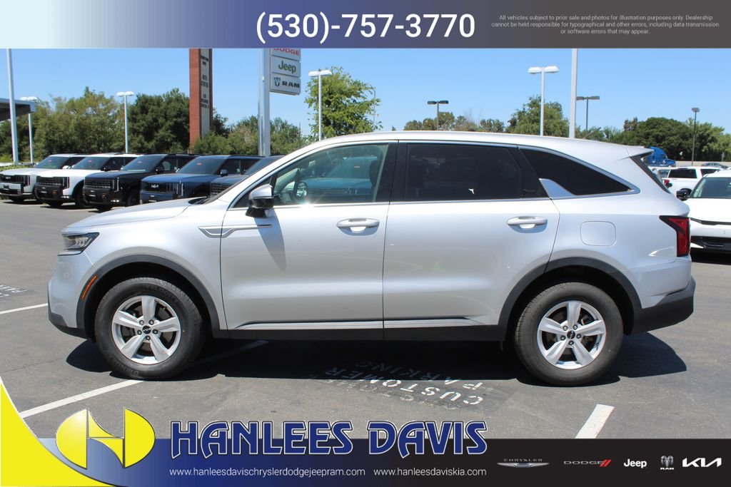 Used 2022 Silver Kia LX image 2