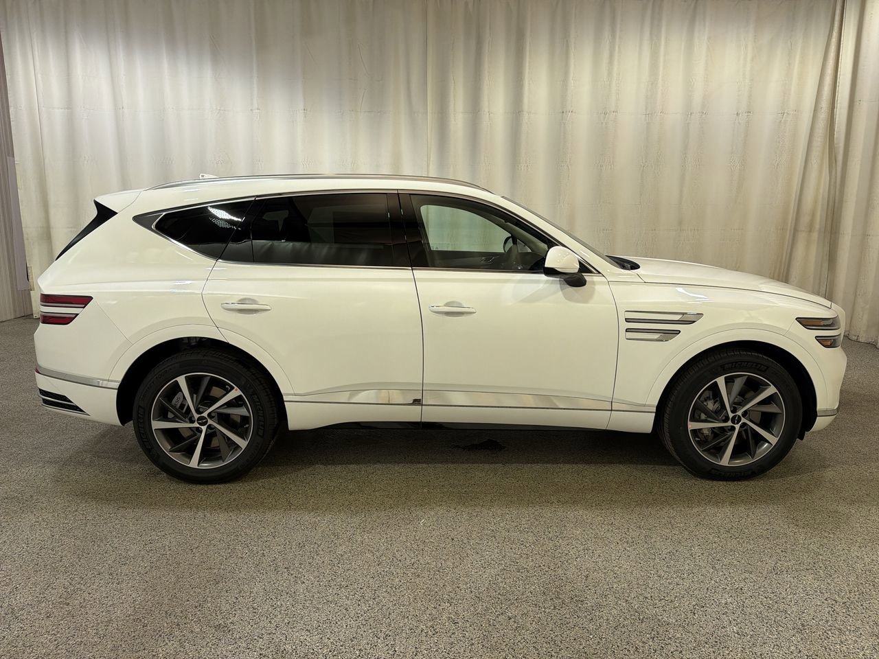 New 2026 Alta White Genesis 2.5T SELECT image 5