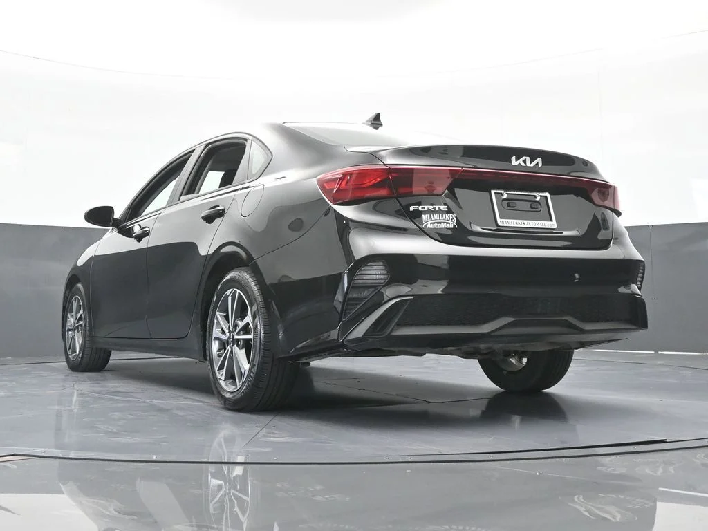Used 2023 Aurora Black Pearl Kia LXS image 53