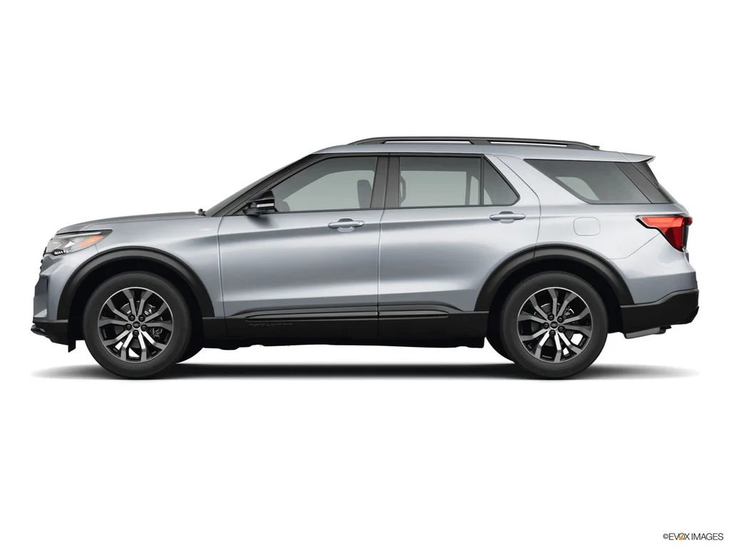 New 2026 Space White Metallic Ford ST-Line image 2