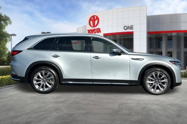Used 2025 Silver Mazda 3.3 Turbo Premium Plus image 3