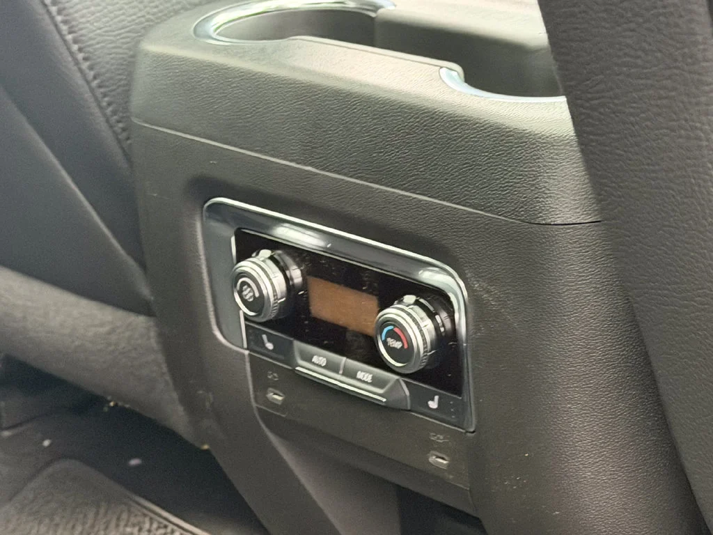 2026 GMC Yukon Denali - Photo 17