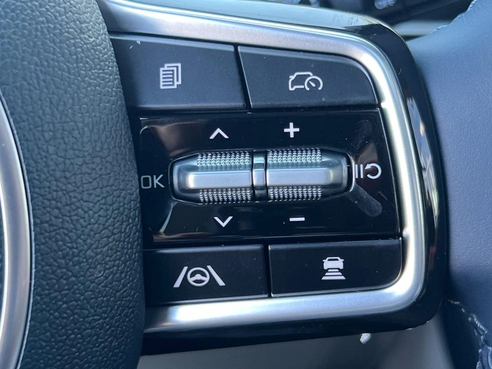 2026 Kia Carnival SX - Photo 29