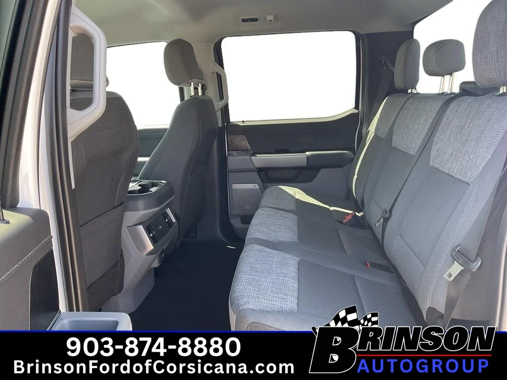 New 2026 Oxford White Ford F-250® XLT image 7