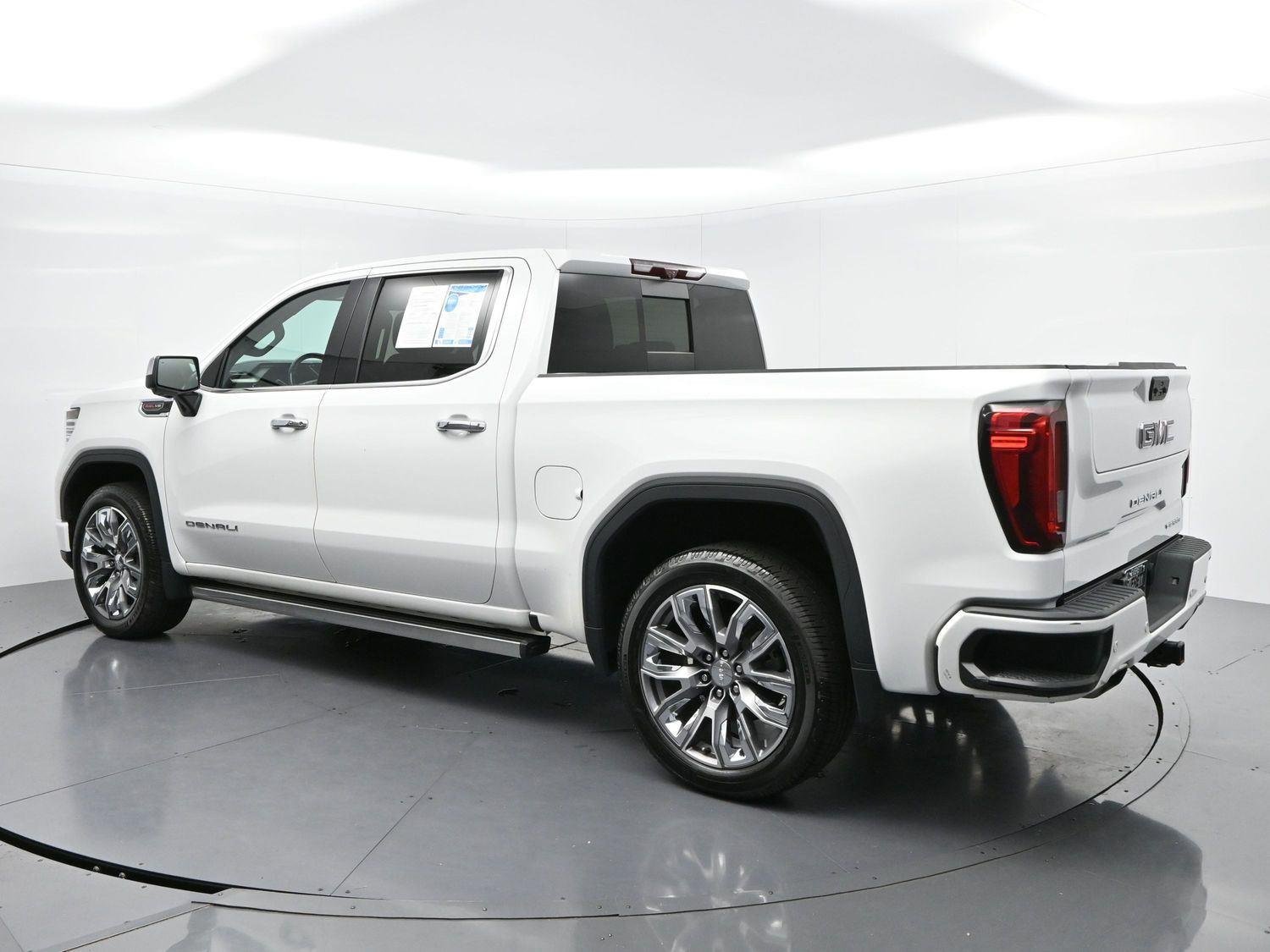 Used 2023 Summit White GMC Denali image 5