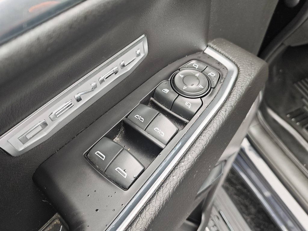 Used 2022 Silver GMC Denali image 11