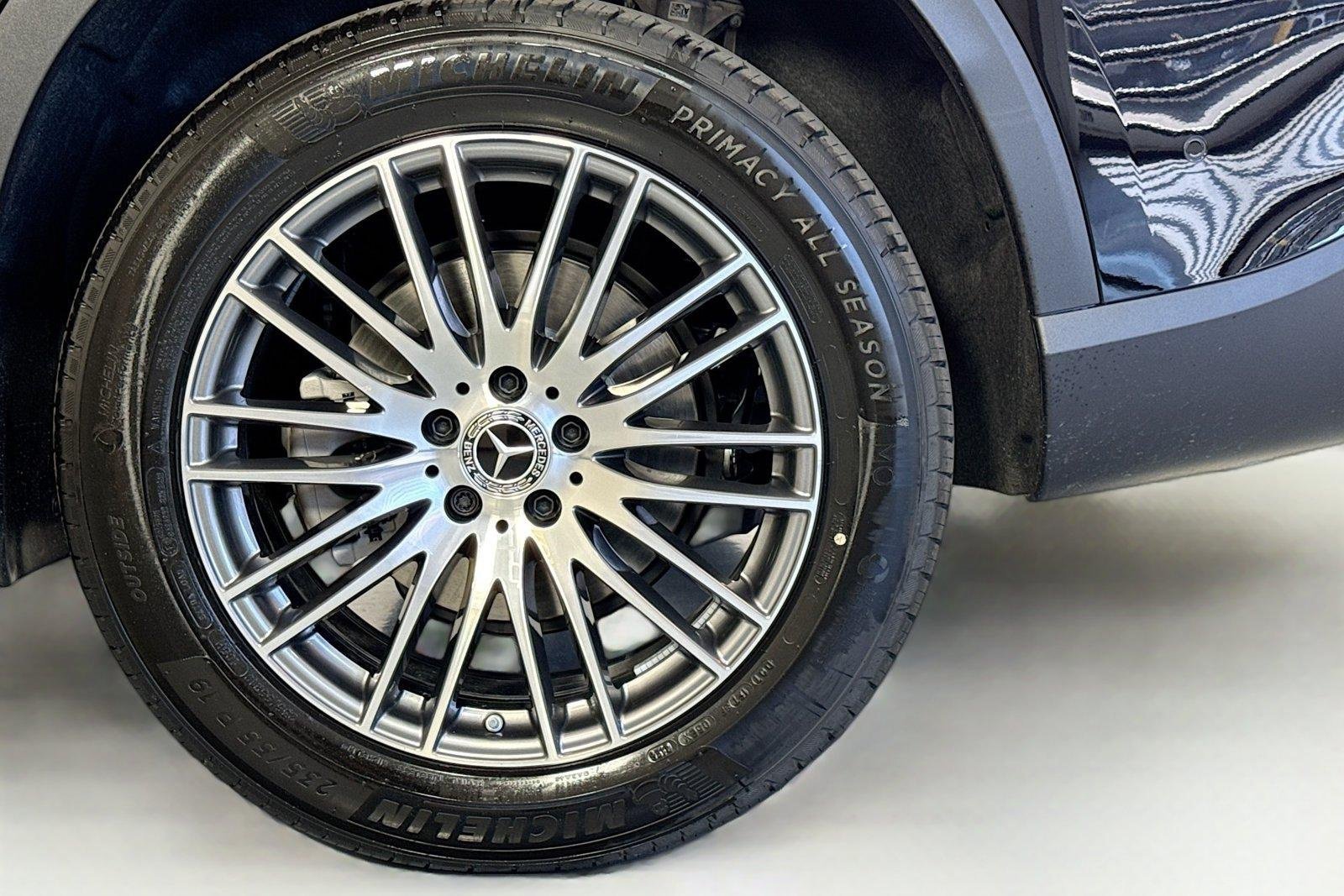 New 2026 Black Mercedes-Benz GLC 300 image 29