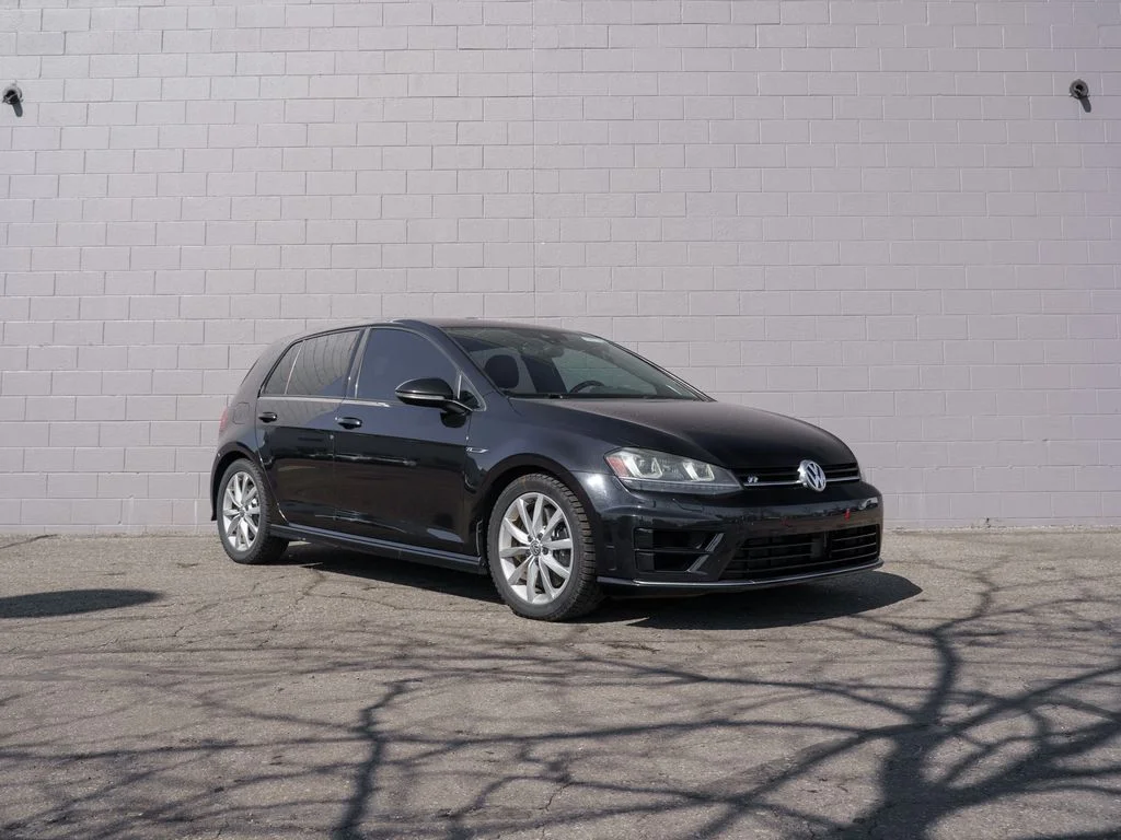 Used 2017  Volkswagen Base image 9