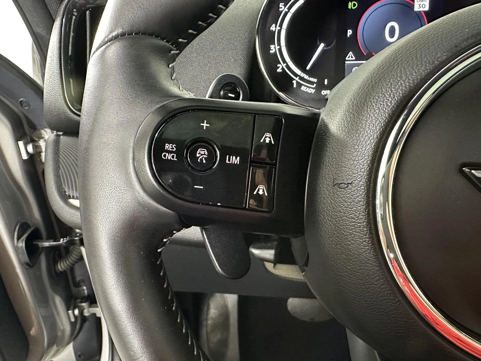 Used 2024 Melting Silver III Metallic MINI Cooper S image 22