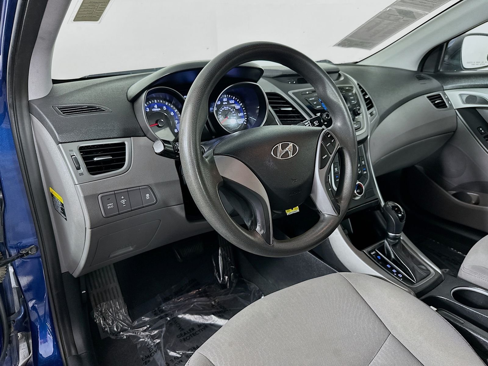 Used 2016 Lakeside Blue Hyundai SE image 10