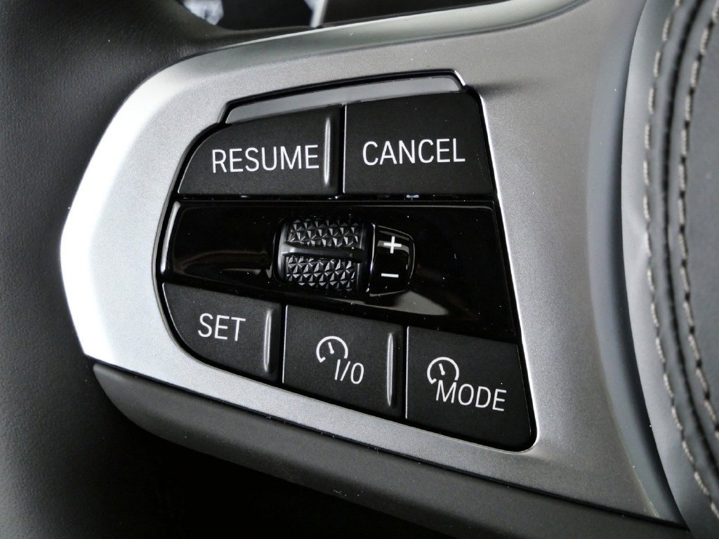 Used 2026 Skyscraper Grey Metallic BMW xDrive40i image 42