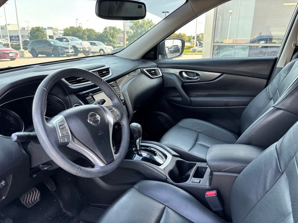 Used 2015 Brilliant Silver Nissan SL image 9