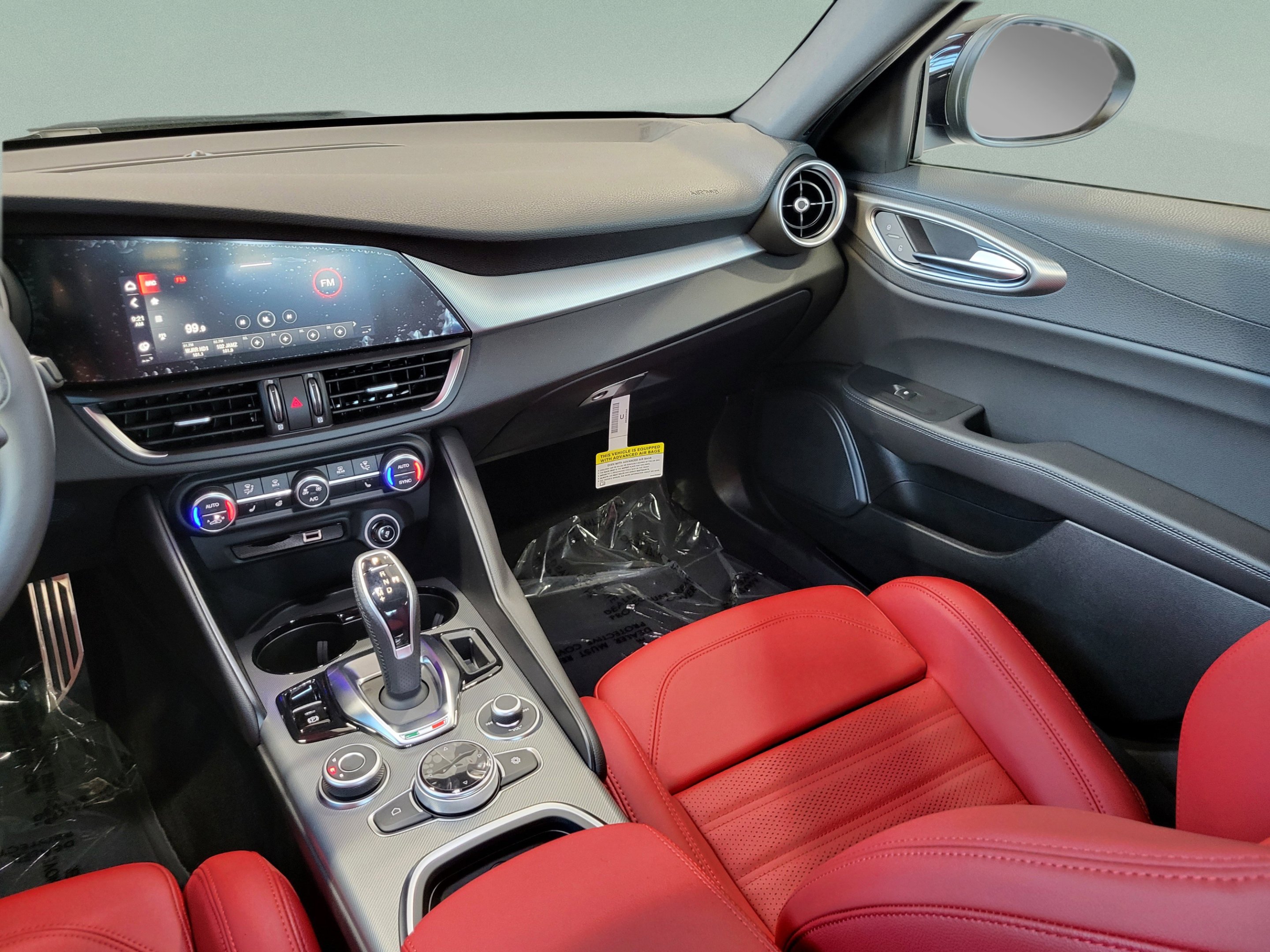 New 2025 Moonlight Gray Metallic Alfa Romeo  image 42