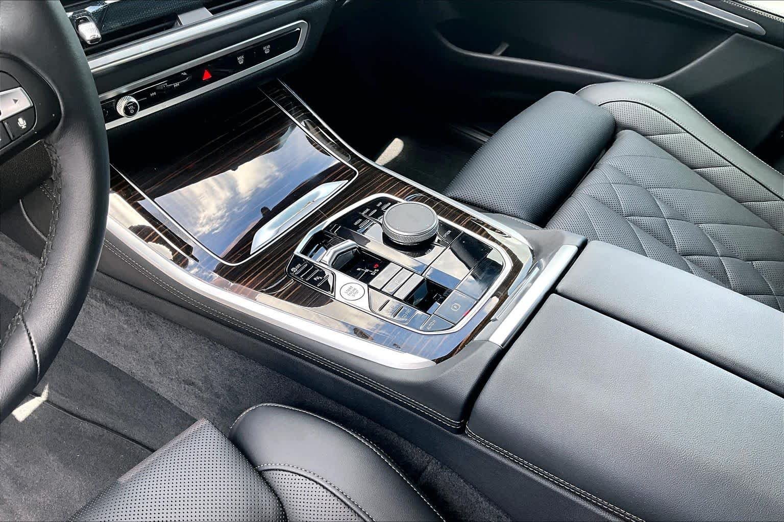 Used 2025 Skyscraper Grey Metallic BMW sDrive40i image 17