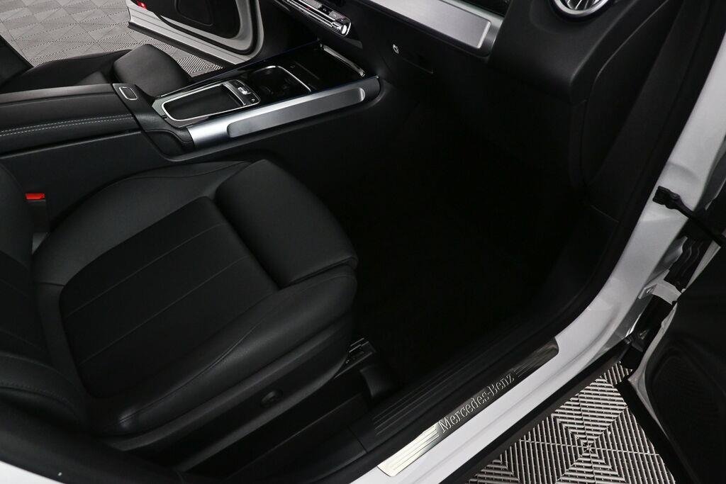 Used 2024 Polar White Mercedes-Benz GLB 250 image 22