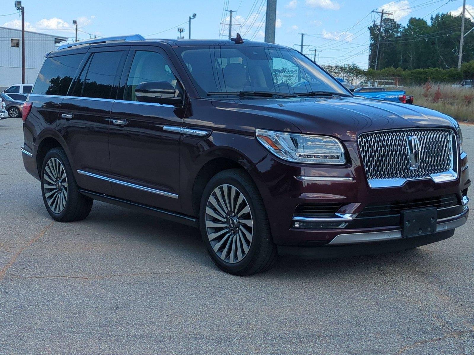 Used 2019 Burgundy Velvet Metallic Tinted Clearcoat Lincoln Reserve image 7