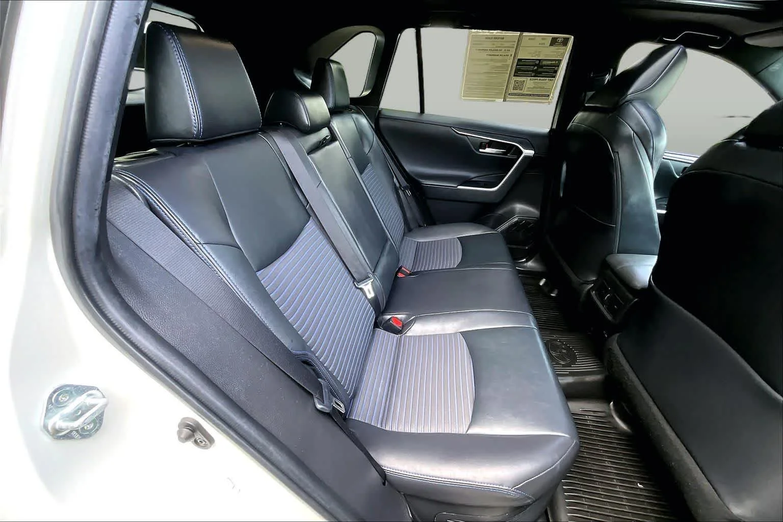 Certified Used 2022 Blizzard Pearl/Midnight Black Metallic Toyota Hybrid XSE image 19
