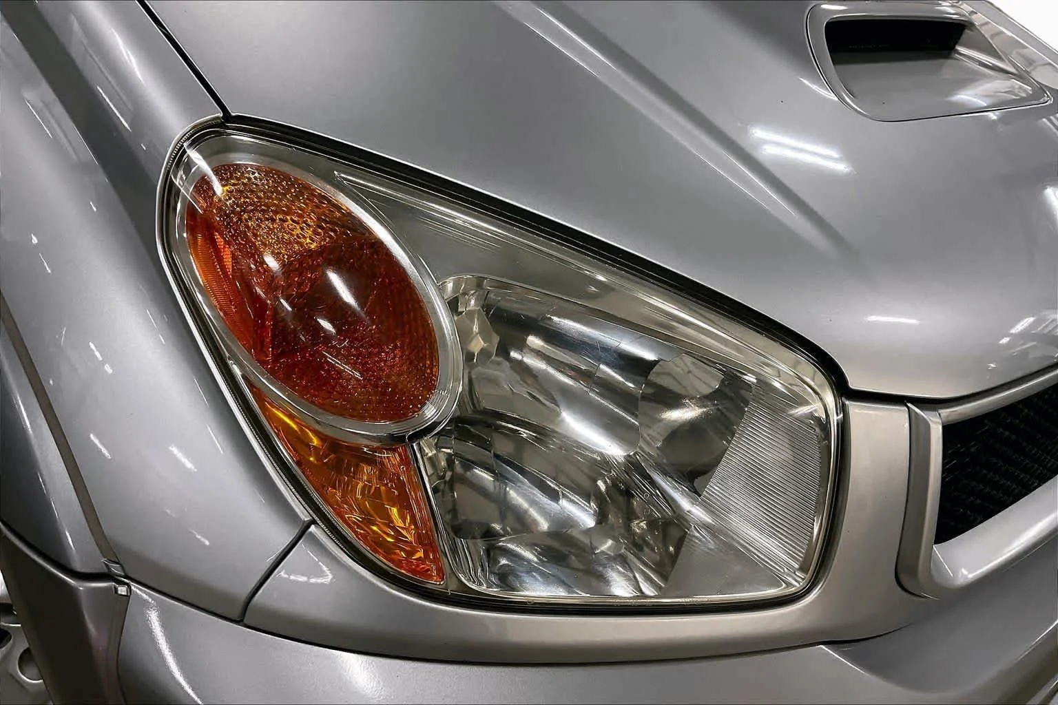 Used 2005 Titanium Metallic Toyota  image 27