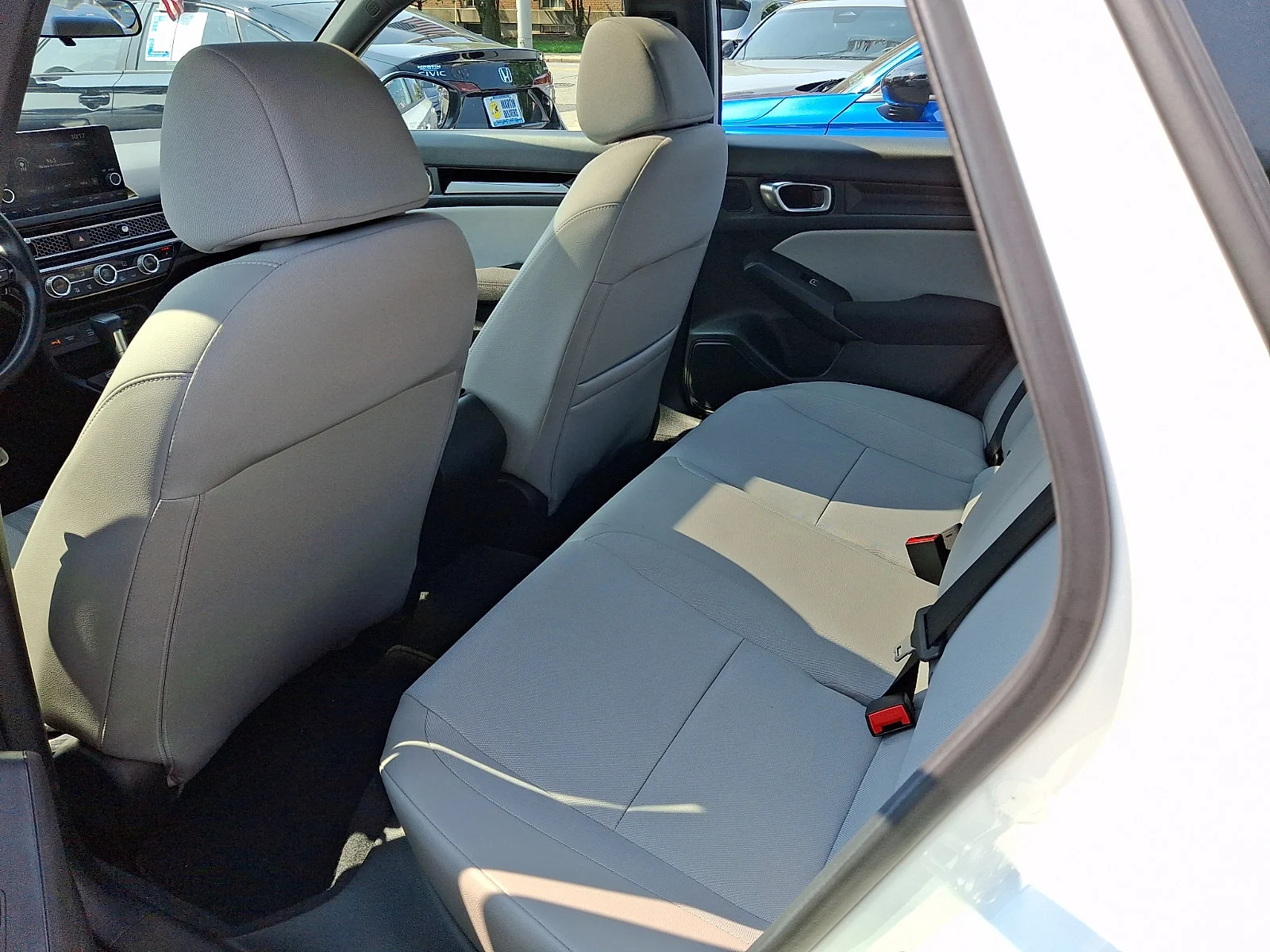 Used 2025 Platinum White Pearl Honda Sport image 8