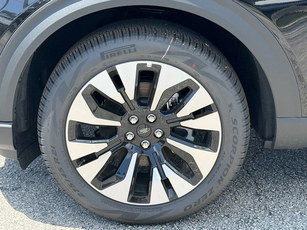 New 2026 Agate Black Metallic Ford Platinum™ image 13