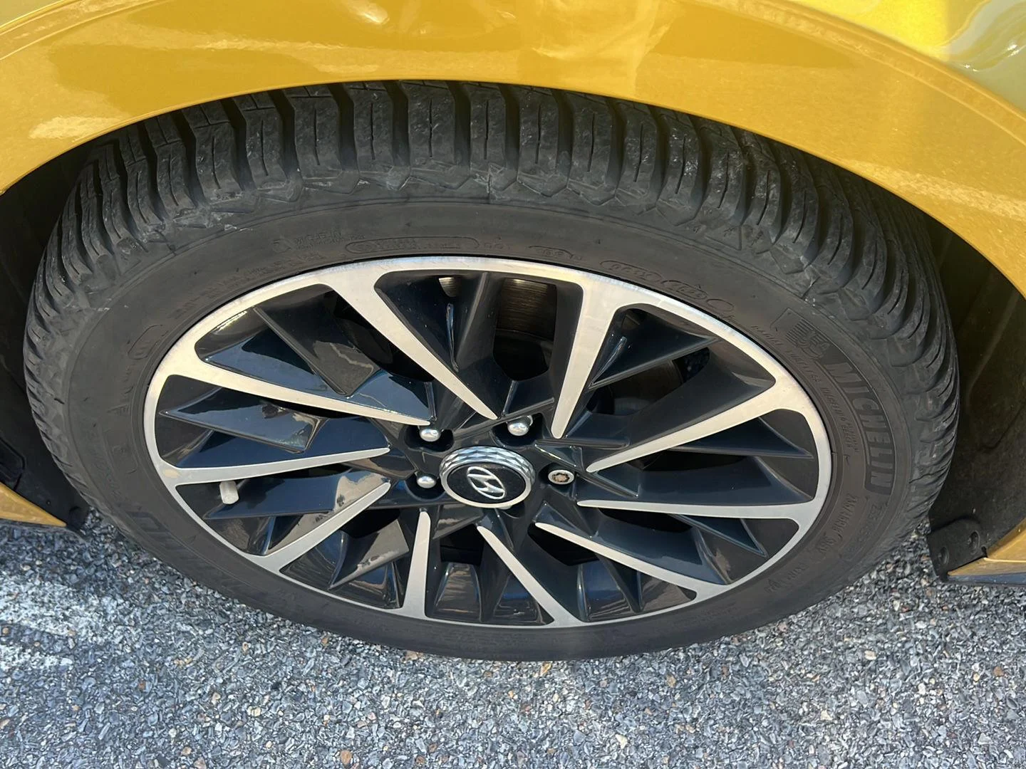 Used 2020 Glowing Yellow Hyundai SEL Plus image 8