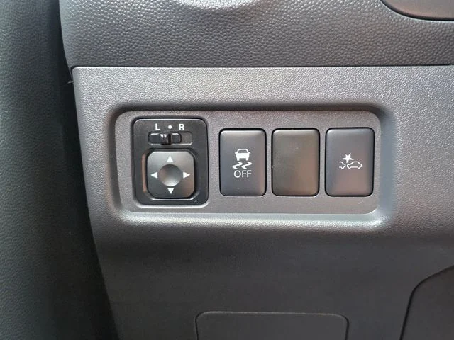 Used 2024 Black Mitsubishi ES image 38