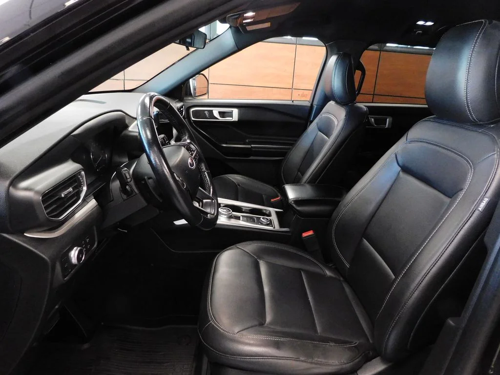 Used 2020 Agate Black Metallic Ford XLT image 16