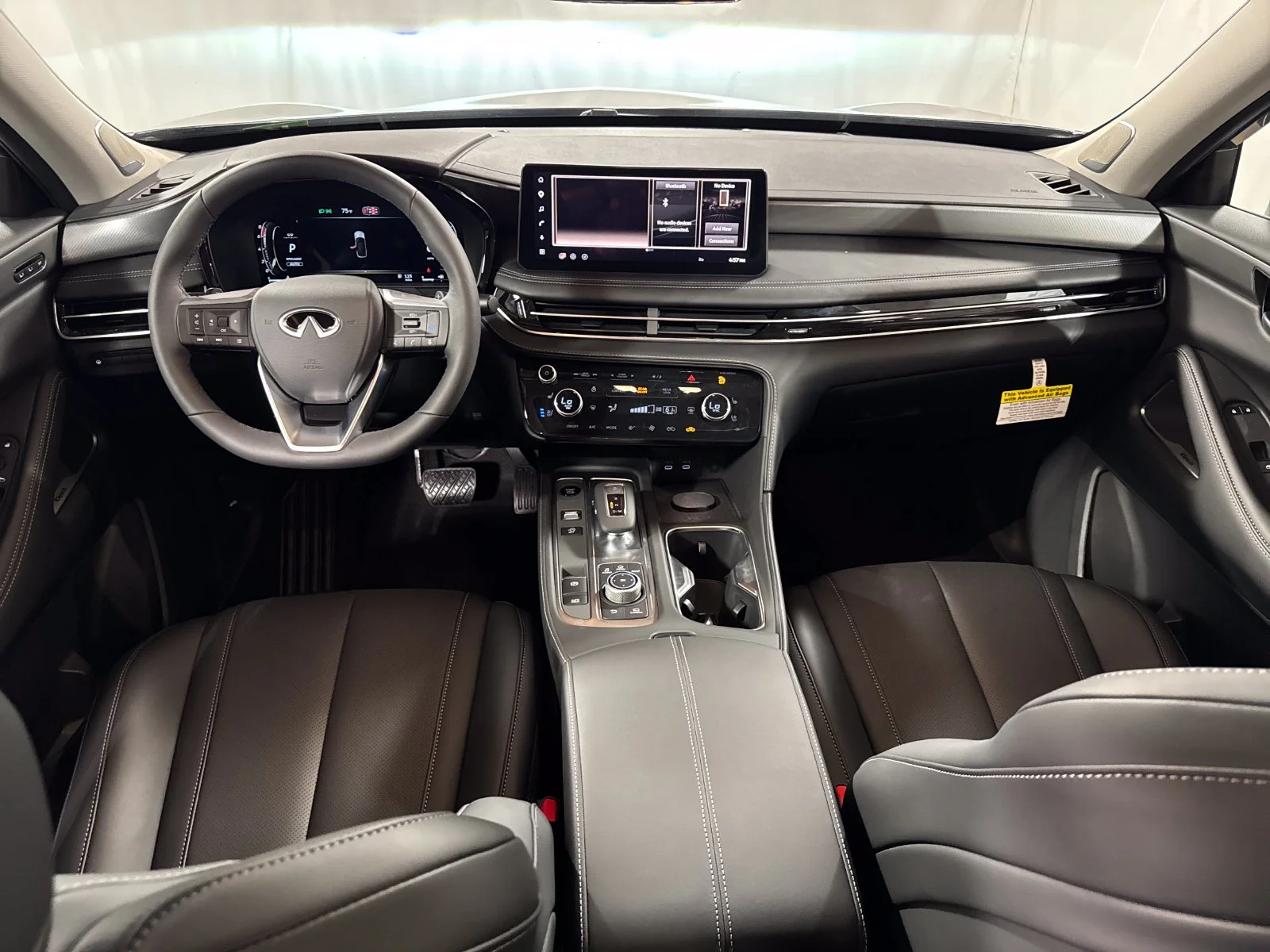 Used 2027 Gray INFINITI LUXE image 4