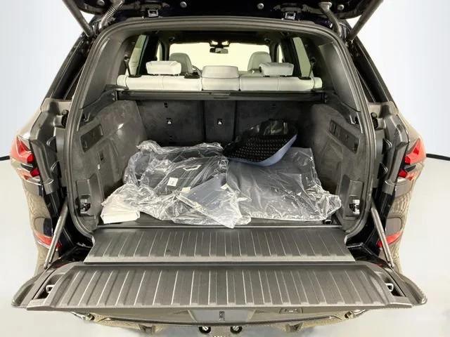 New 2026 Carbon Black Metallic BMW xDrive40i image 28