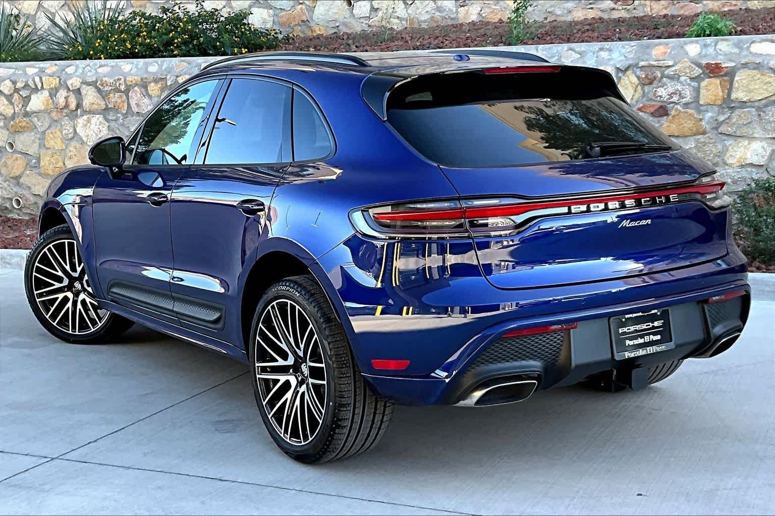 2026 Porsche Macan - Photo 3