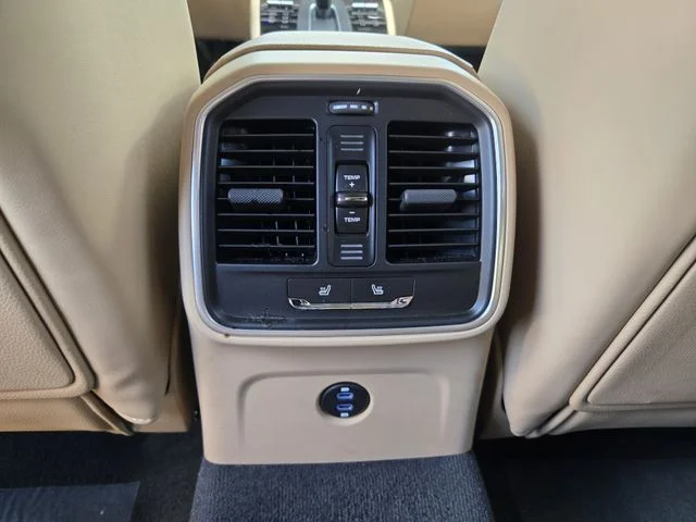 2025 Porsche Macan T - Photo 6