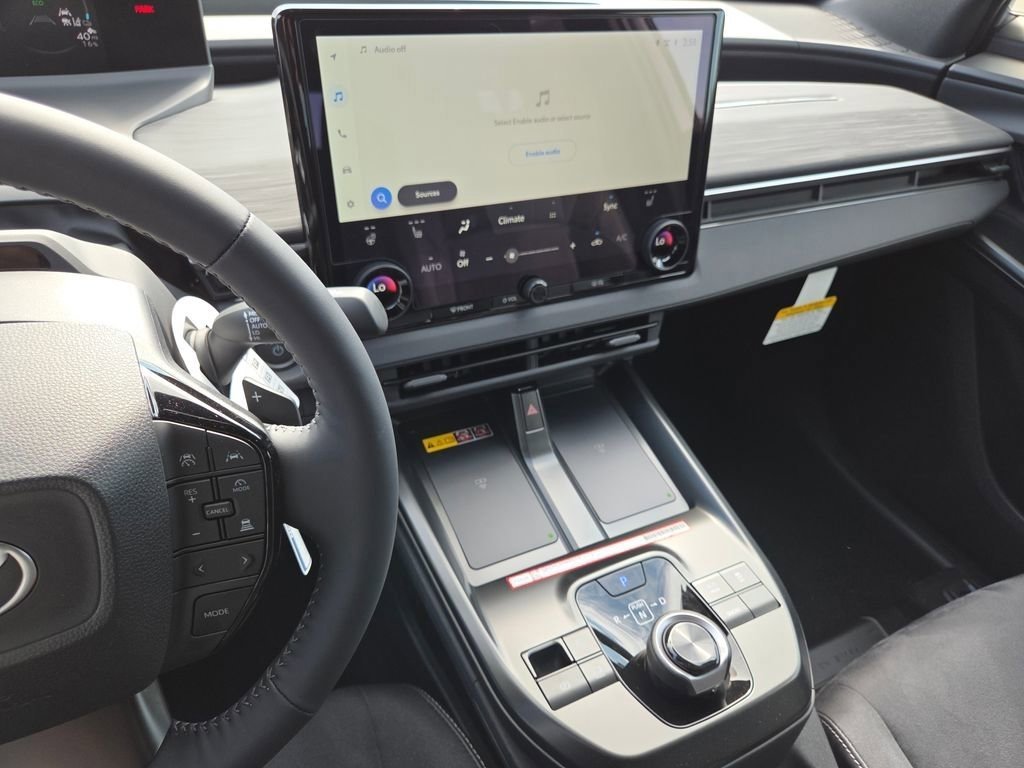 2026 Toyota C-HR XSE - Photo 9