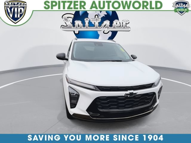 Certified Used 2025 Summit White Chevrolet ACTIV image 3