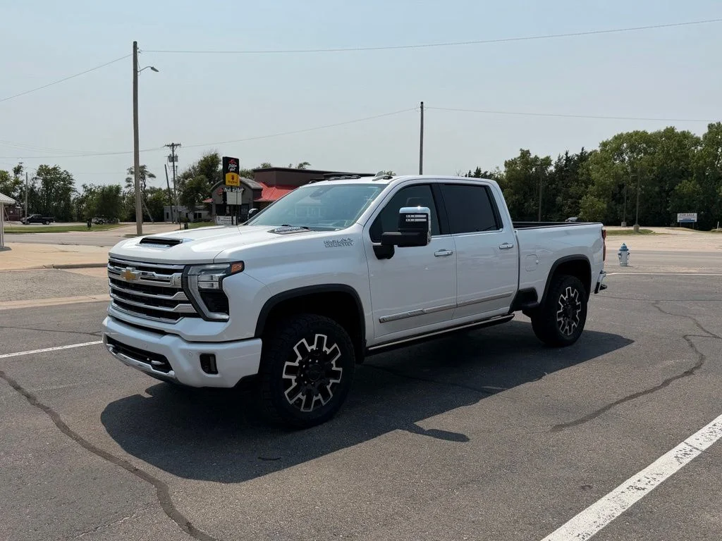 Used 2024 Beige Chevrolet High Country image 7
