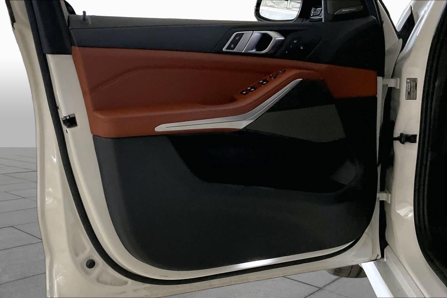 Used 2024 Mineral White Metallic BMW M60i image 20