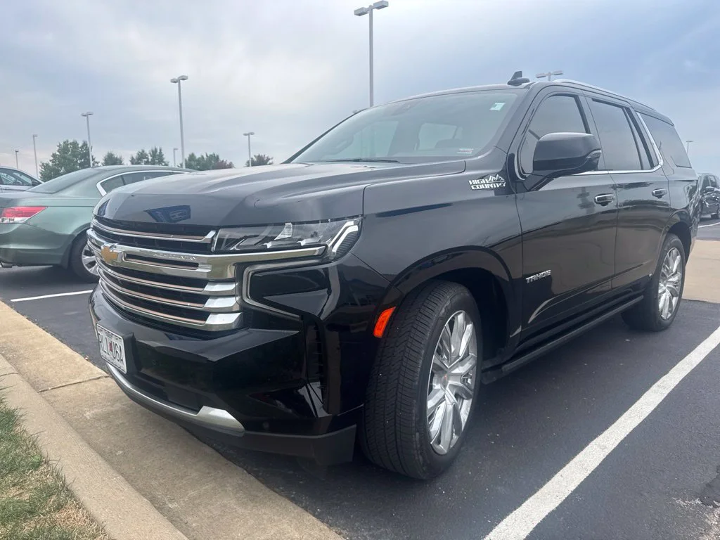 Used 2021 Black Chevrolet High Country image 2