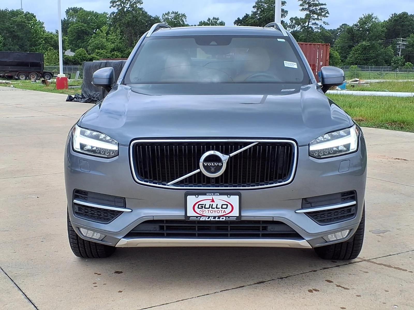 Used 2018 Gray Volvo T6 Momentum image 4