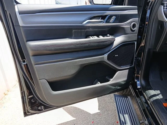 New 2026 High Gloss Black Exterior Paint Jeep Limited Altitude image 51