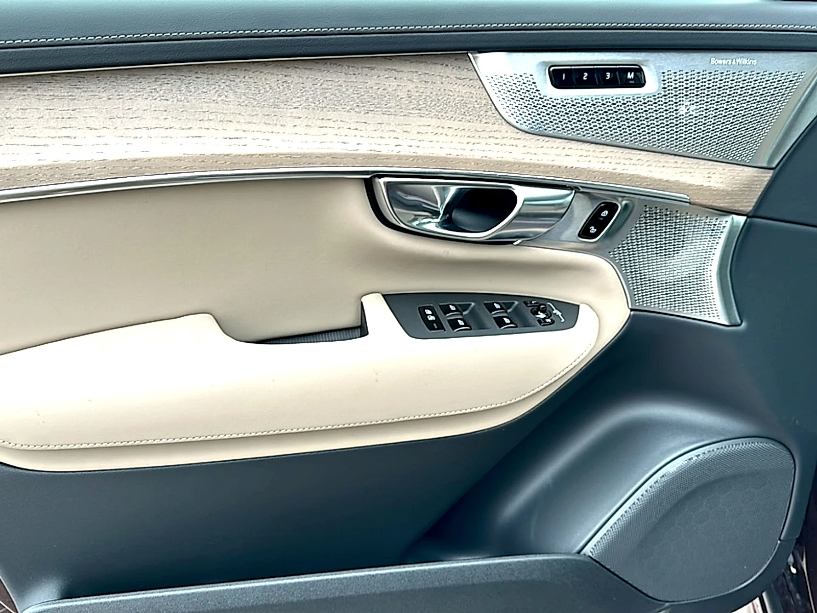 2025 Volvo XC90 Ultra - Photo 14